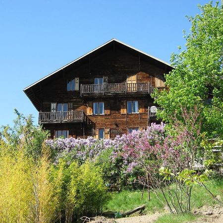 엠브룬 Le Vieux Chalet B&B 외부 사진