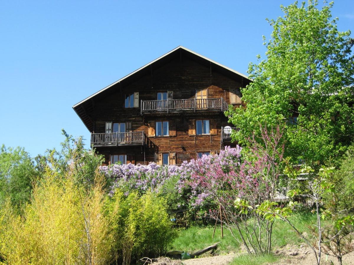엠브룬 Le Vieux Chalet B&B 외부 사진