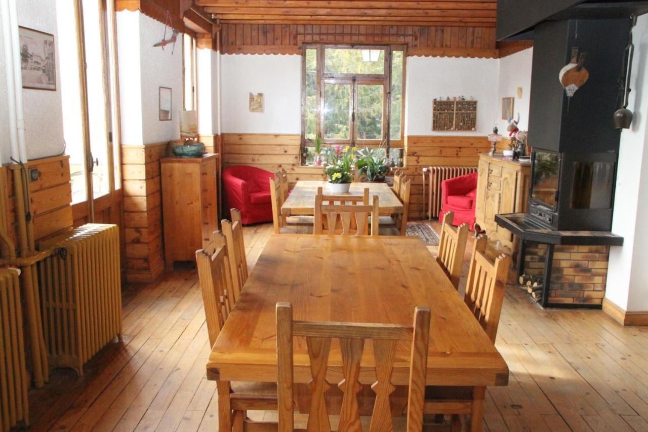 엠브룬 Le Vieux Chalet B&B 외부 사진