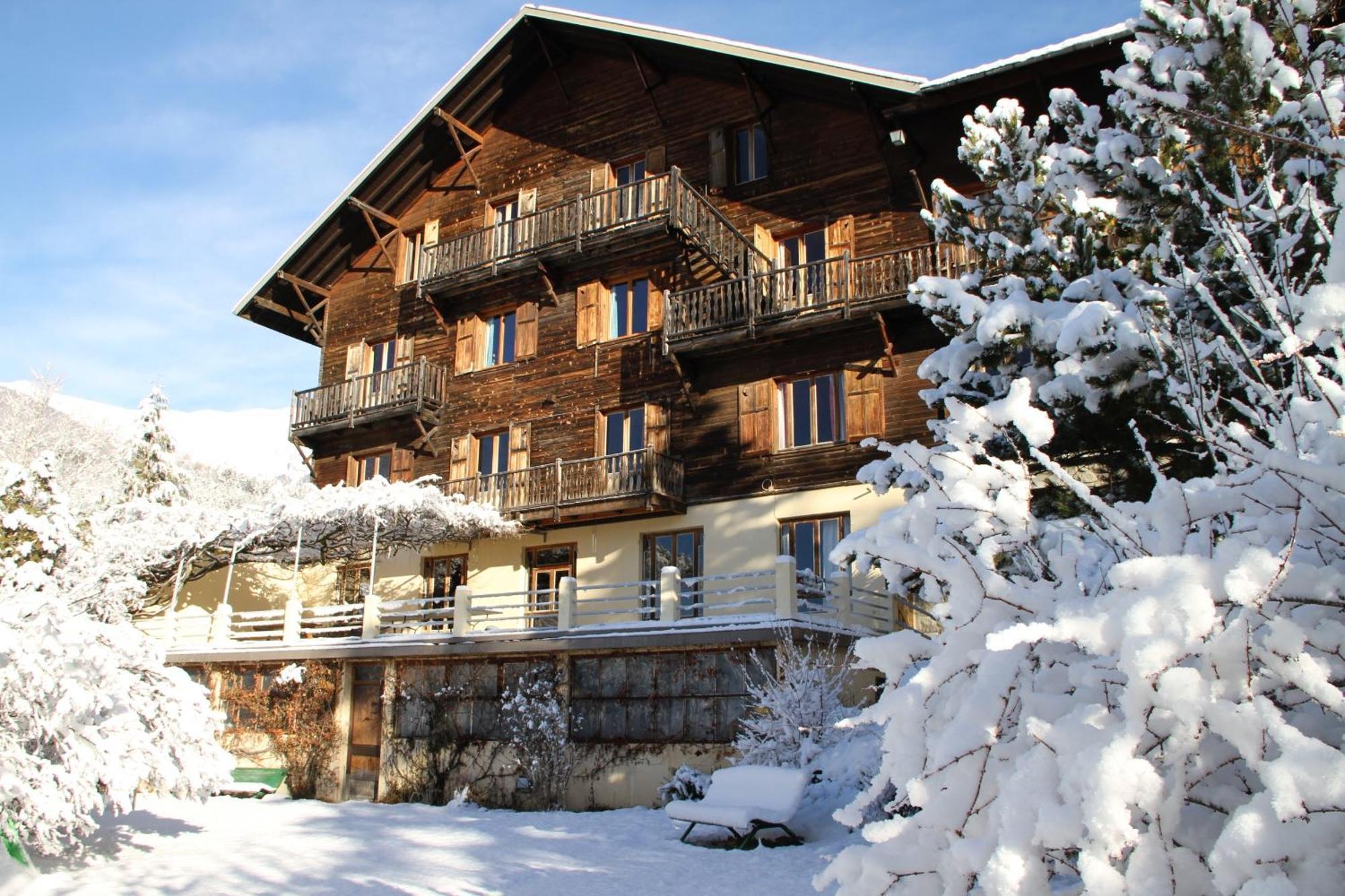 엠브룬 Le Vieux Chalet B&B 외부 사진